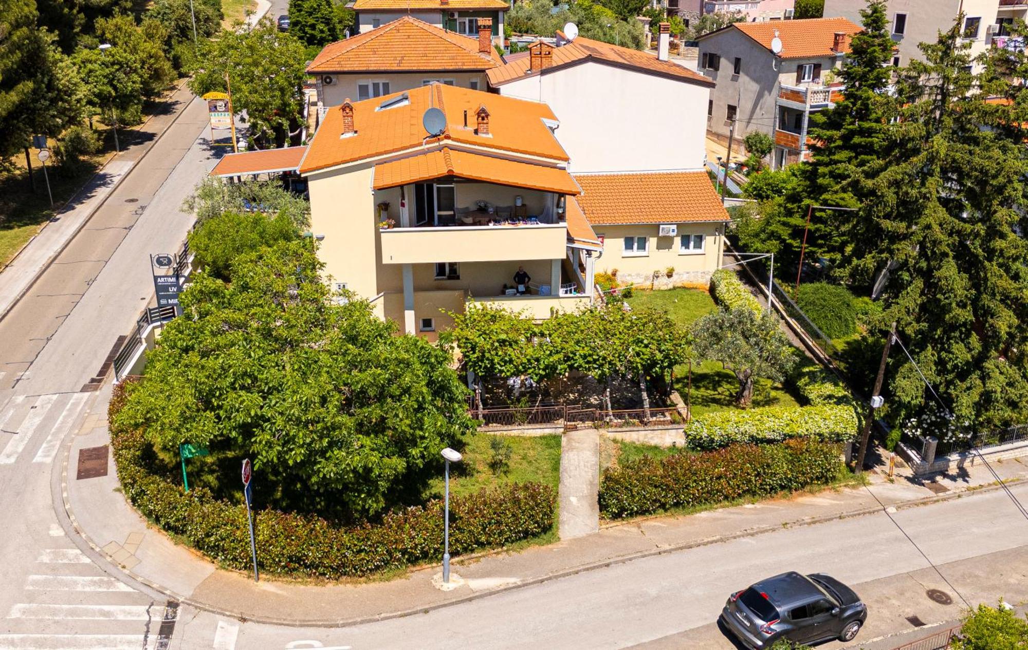 Apartment Mir Pula Exterior photo